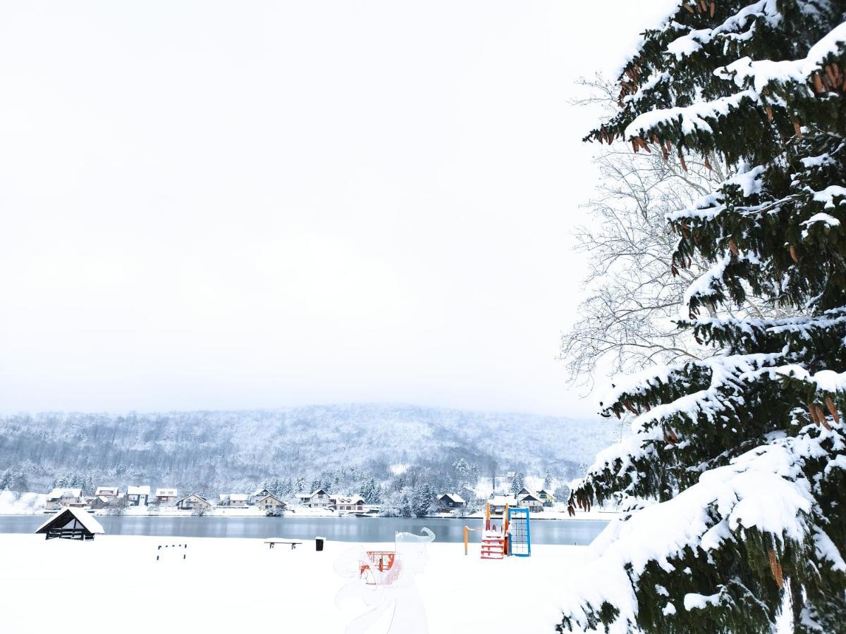 Vila Kosjenka On Lake Sabljaci Ogulin Exterior photo